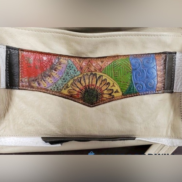 ILZE Heider Hand Crafted Artisan Leather Shoulder Barrel Bag Boho Design - Picture 3 of 16